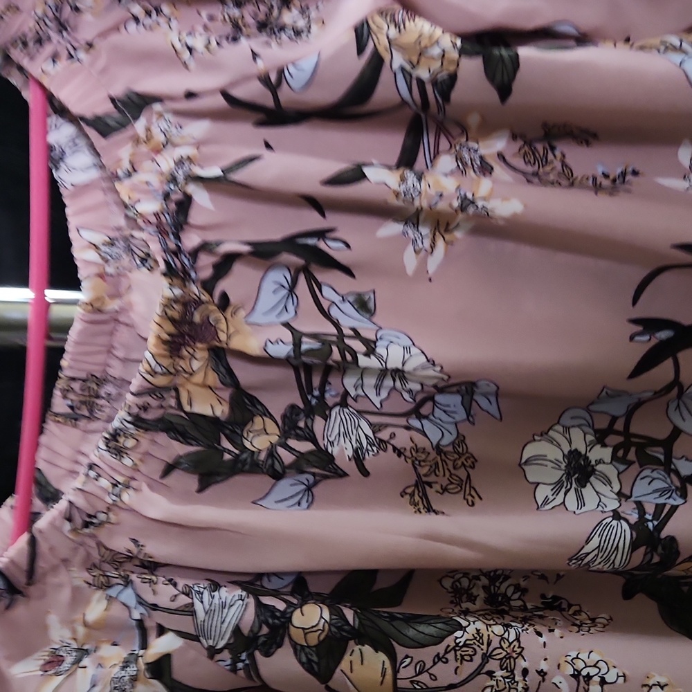 💥FLORAL TOP - Picture 2 of 2